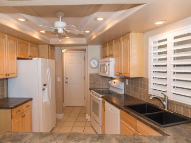 Enjoy  Views of the Gulf from this Two Bedroom Siesta Condo